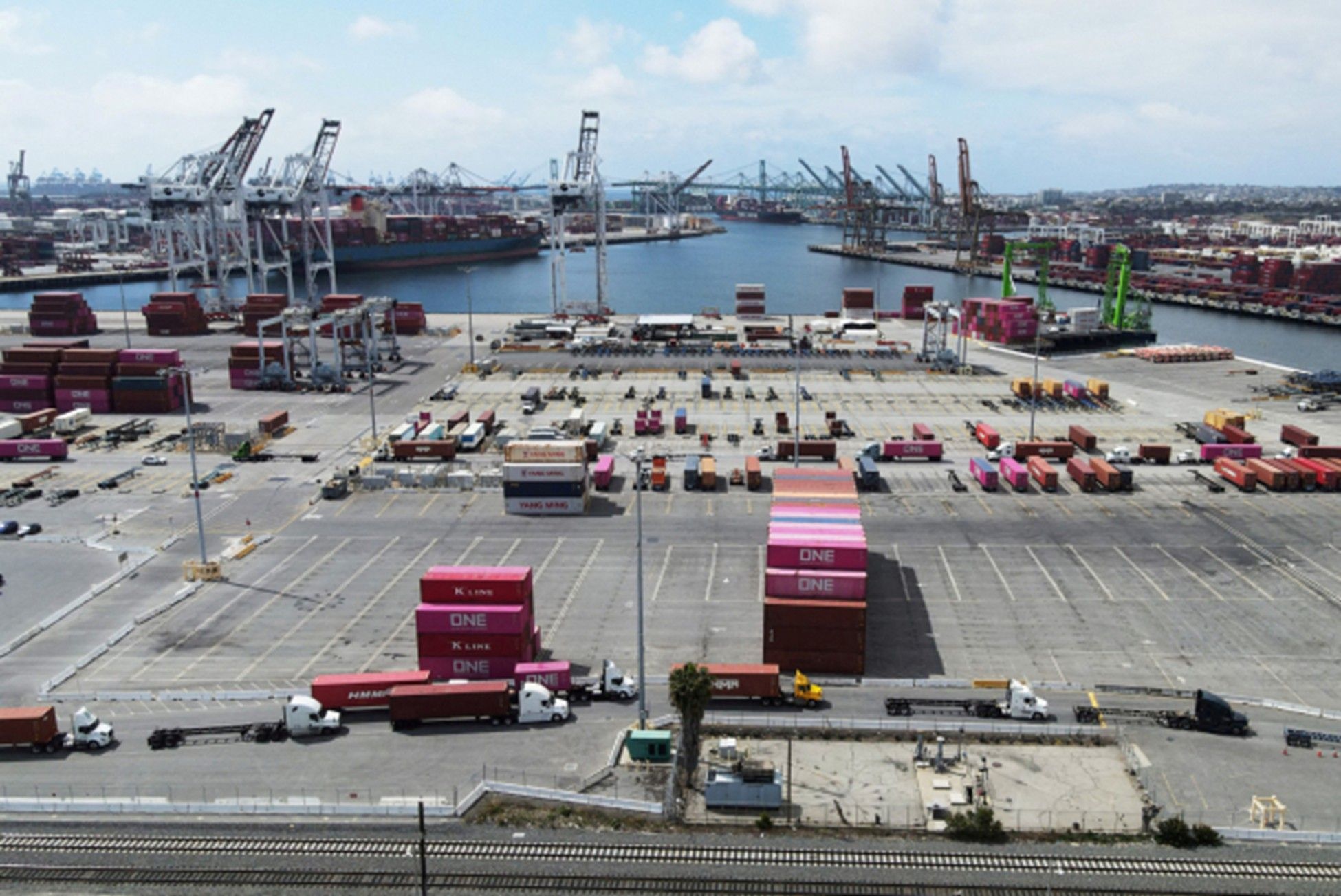 Trump Tariffs: The Key to Reducing the US $2.8 Trillion Trade Deficit – Strategic Lessons for the Nonferrous Metal Industry